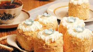 Пирожные из бисквитного теста