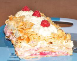 Пирожные Нежность с малиной