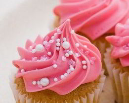 Пирожные в розовой глазури