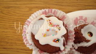 Шоколадные пирожные с черносливом и орехами