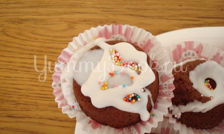 Рецепт шоколадных пирожных с черносливом и орехами