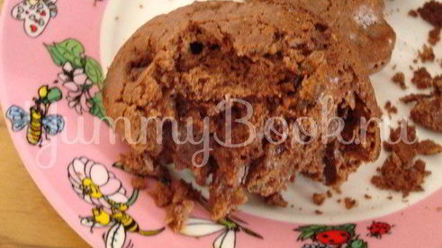 шоколадные пирожные с черносливом и орехами