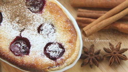 сливочное пирожное с вишней