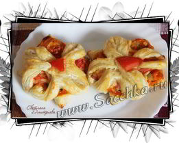 Мини-пиццы из слоеного теста