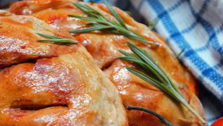 Пицца c грибами и пармезаном