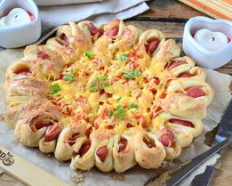 Пицца из сосисок в тесте