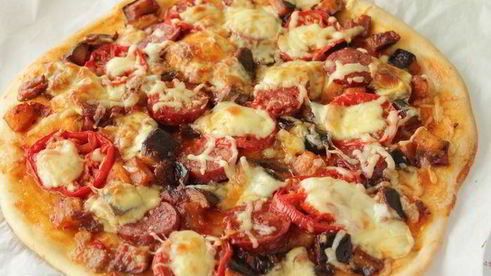 пицца с баклажанами и сыром джюгас