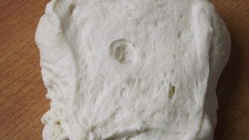 пицца с фетой, помидорами и оливками