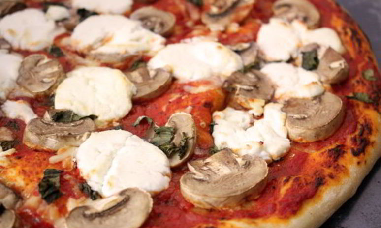 Рецепт пиццы с грибами и козьим сыром
