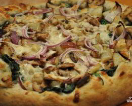 Пицца с картошкой и грибами