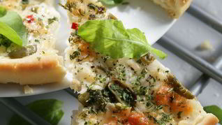 Пицца с козьим сыром