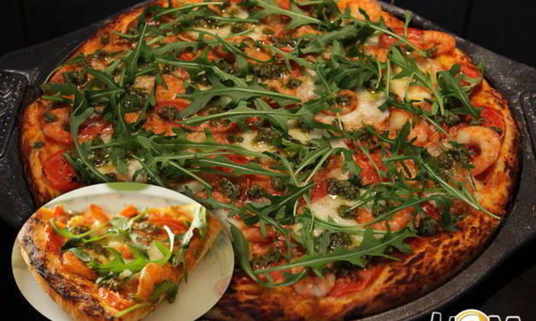 Рецепт пиццы с креветками и рукколой