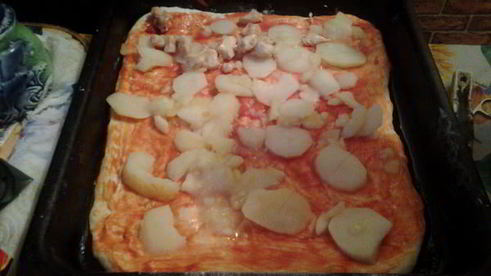 пицца с куриным филе и картофелем