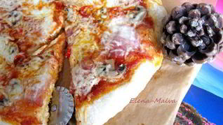 Пицца с острой колбасой и перцем