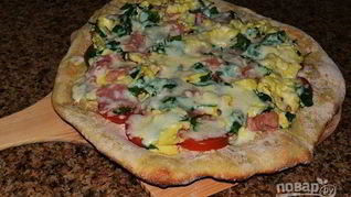 Пицца с сыром и ветчиной