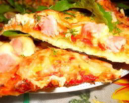 Пицца с ветчиной