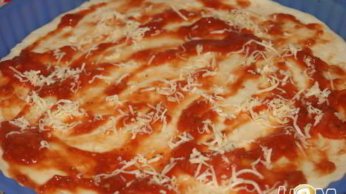 пицца сальсичча с красным перцем