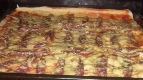 пицца спартанская из слоеного теста