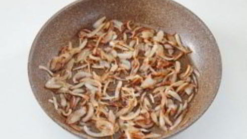 простая пицца с луком