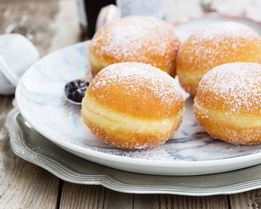 Пончики из слоеного теста