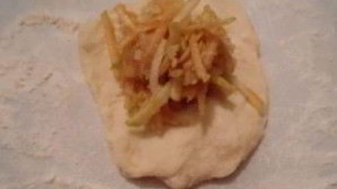 пончики с яблочной начинкой