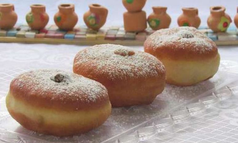 Рецепт пончиков суфганиет — традиционной еврейской выпечки на хануку