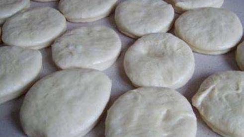 пончики суфганиет — традиционная еврейская выпечка на хануку