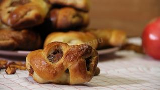 Прецель — вкусная выпечка с маком, корицей и сухофруктами