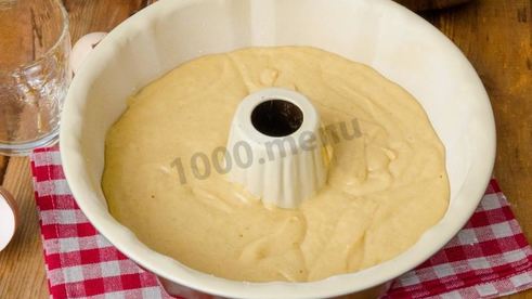 коврижка на кефире с вареньем