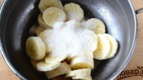 рулетики с начинкой из бананов и шоколадом