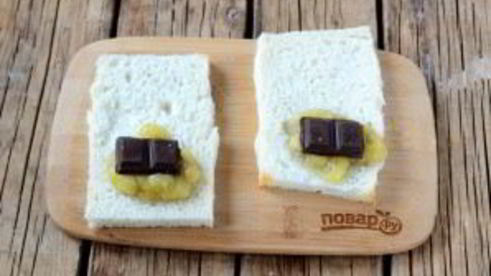 рулетики с начинкой из бананов и шоколадом