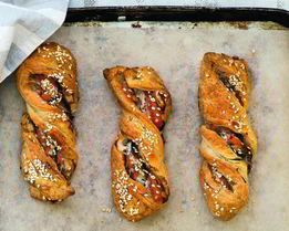 Рыбные слойки с лососем и палтусом