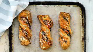 Рыбные слойки с лососем и палтусом