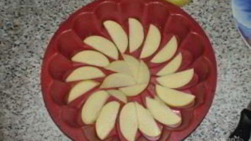 очень вкусная шарлотка с яблоками