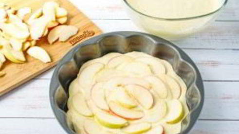 пирог с яблоками шарлотка