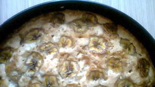 Пышная шарлотка с грушами и бананом