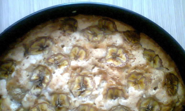 Рецепт пышной шарлотки с грушами и бананом