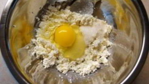 шарлотка из сухарей с яблоками