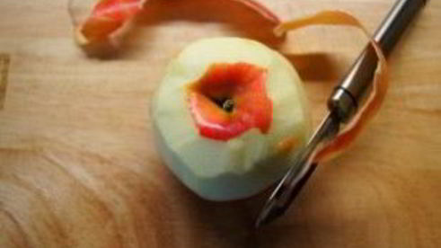 шарлотка из сухарей с яблоками