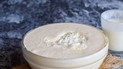 шарлотка из яблок на сметане