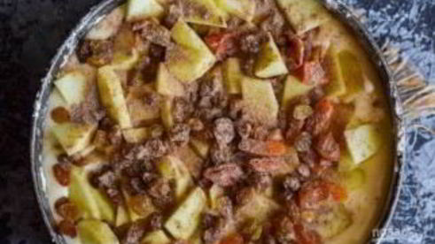 шарлотка из яблок на сметане