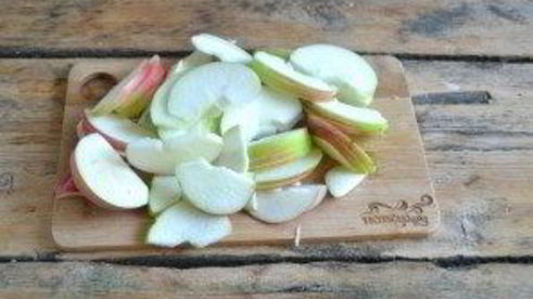 шарлотка классическая с яблоками