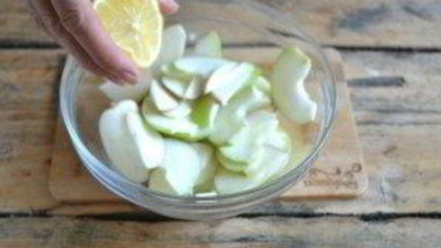 шарлотка классическая с яблоками