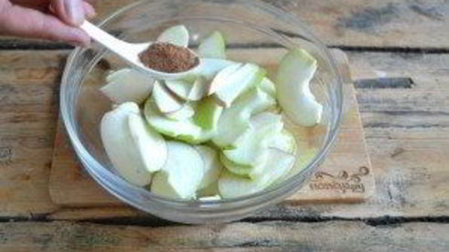 шарлотка классическая с яблоками