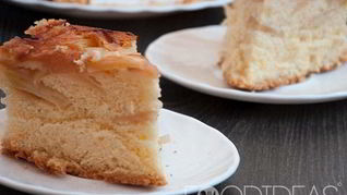 Шарлотка на кефире в мультиварке