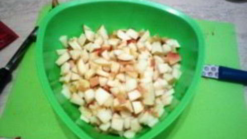 шарлотка на ряженке с яблоками