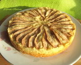 Шарлотка с грушами