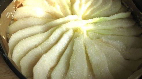 шарлотка с грушами