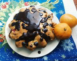 Шарлотка с клюквой