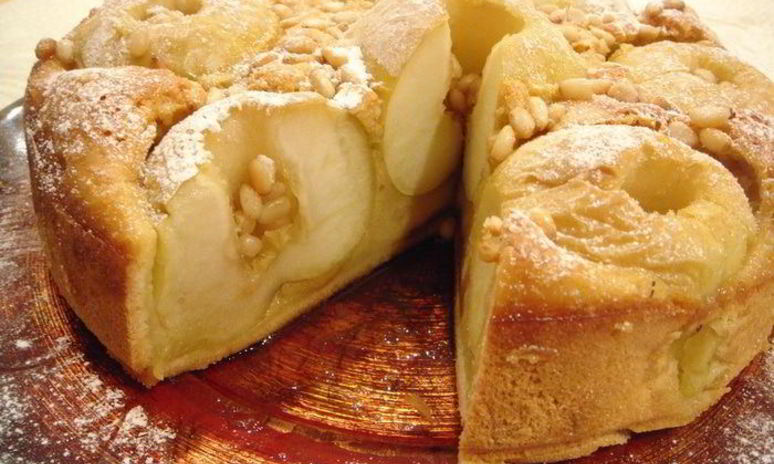 Рецепт шарлотки с цельными яблочками